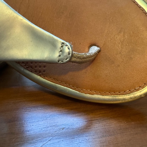 Women's FitFlop Pewter/Gold Sandals women’s sized 6 - Picture 7 of 9